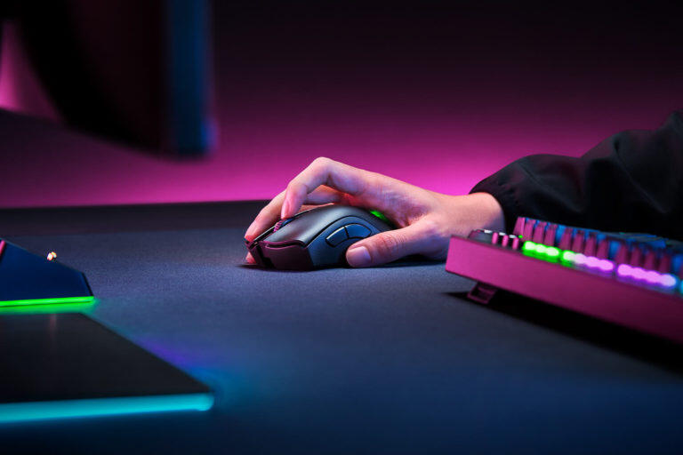 Razer Has You Covered For Christmas Gift Ideas 21 razer deathadder v2 pro gallery 02 https://staging.mkaugaming.com/razer-has-you-covered-for-christmas-gift-ideas/