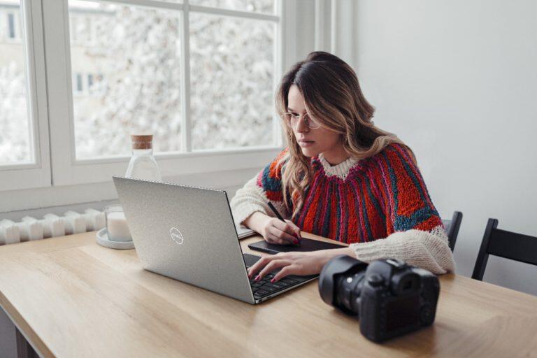 MKAU Gift Guide 2020 97 stocksy 2325118 xps9300 1280x1280 1 https://staging.mkaugaming.com/christmas-gift-guide-2020/