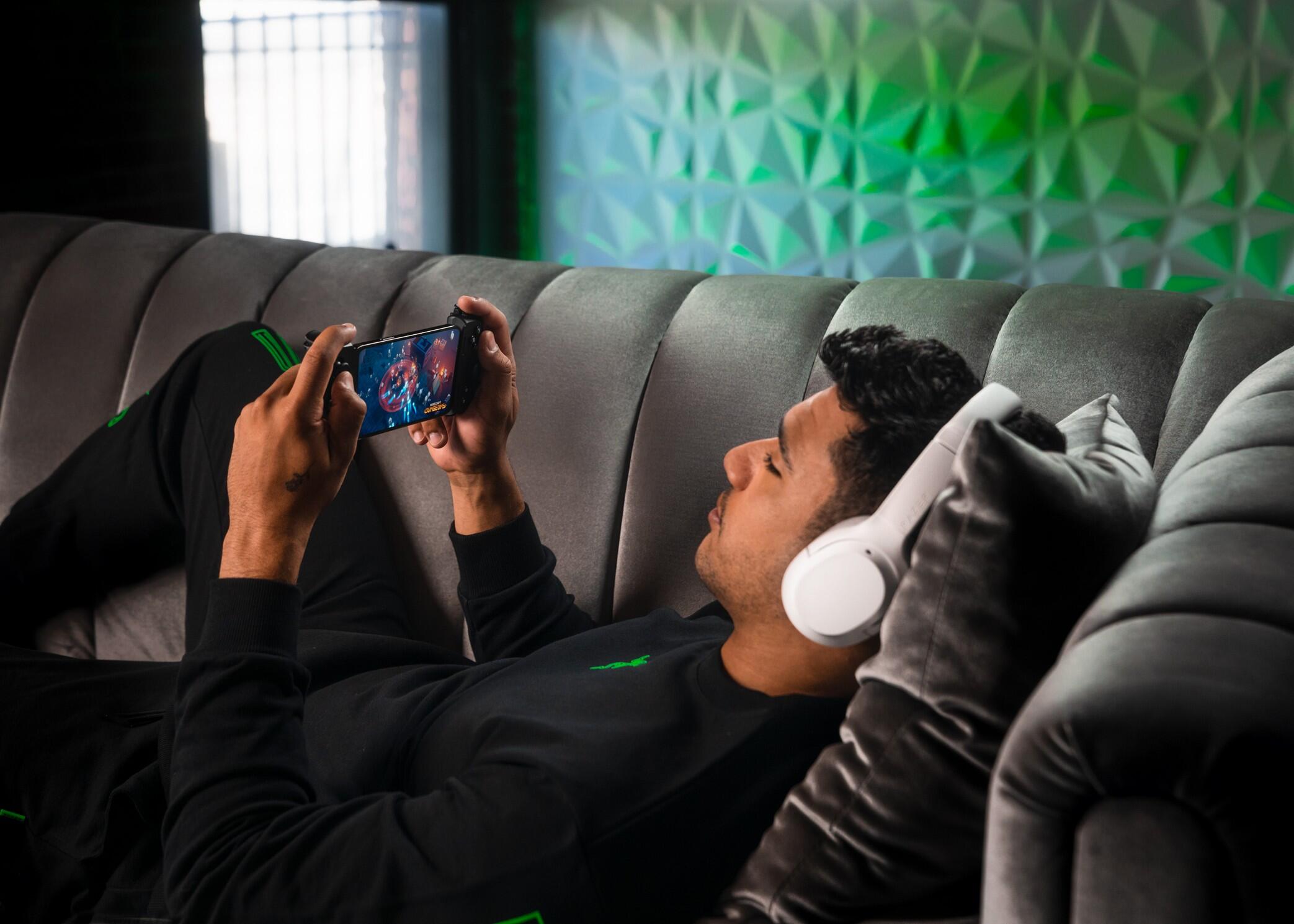 Razer Kishi V2 For Android Updated With Controller Support For Touchscreen-Only Games 1 2023 01 23 00034 https://staging.mkaugaming.com/rzaer-kishi-v2-for-android-updated-with-controller-support-for-touchscreen-only-games/