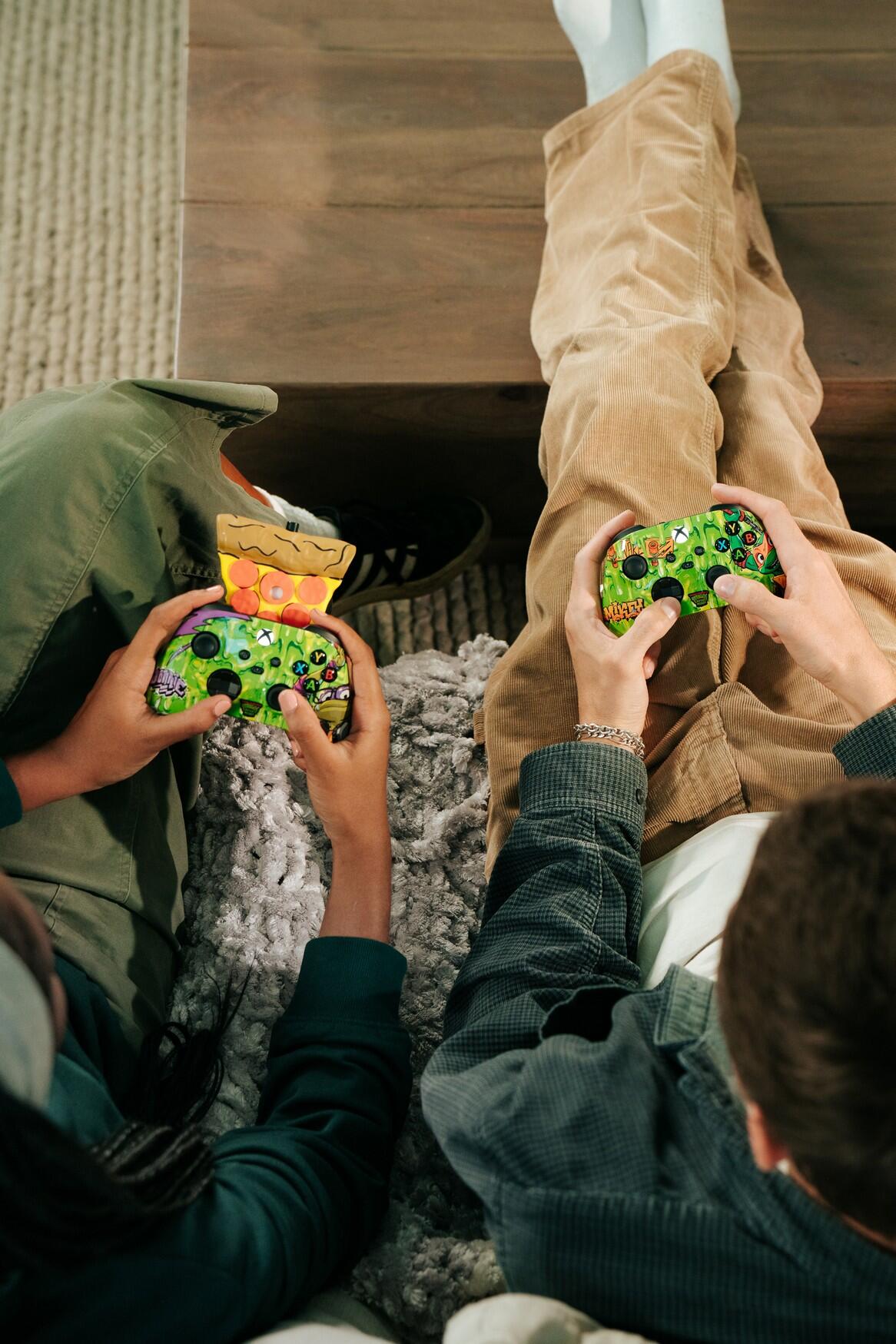 World’s First Pizza-Scented Controller From Xbox & Paramount Pictures’ “Teenage Mutant Ninja Turtles: Mutant Mayhem” 1 2023 07 25 00001 https://staging.mkaugaming.com/worlds-first-pizza-scented-controller-from-xbox-paramount-pictures-teenage-mutant-ninja-turtles-mutant-mayhem/