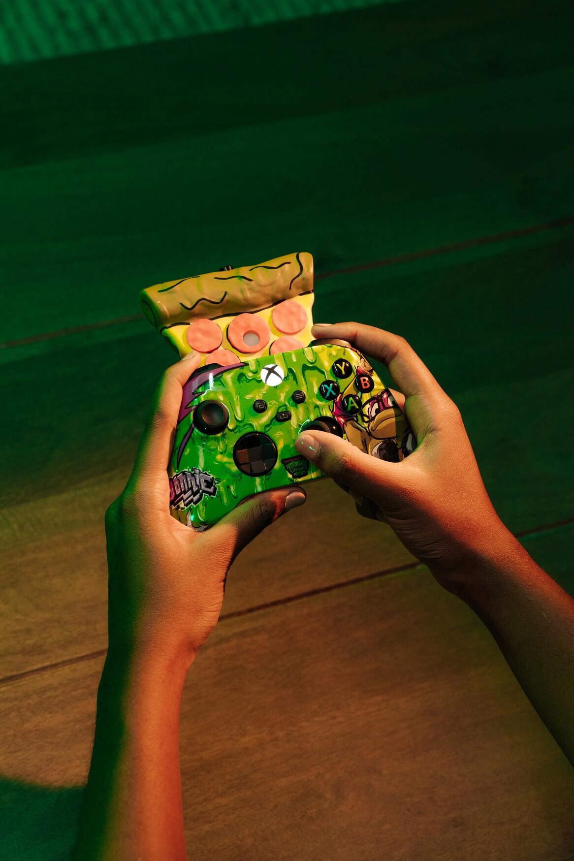 World’s First Pizza-Scented Controller From Xbox & Paramount Pictures’ “Teenage Mutant Ninja Turtles: Mutant Mayhem” 11 2023 07 25 00011 https://staging.mkaugaming.com/worlds-first-pizza-scented-controller-from-xbox-paramount-pictures-teenage-mutant-ninja-turtles-mutant-mayhem/