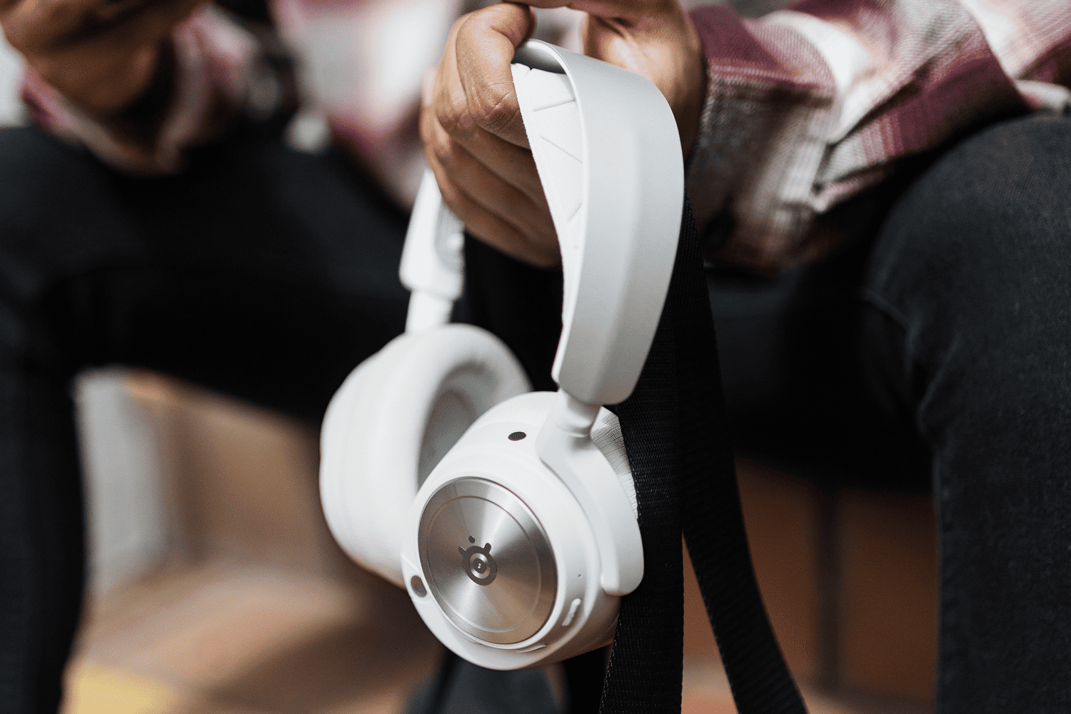 SteelSeries Unveils The White Arctis Nova Pro Series 1 2024 05 01 00009 https://staging.mkaugaming.com/steelseries-unveils-the-white-arctis-nova-pro-series/