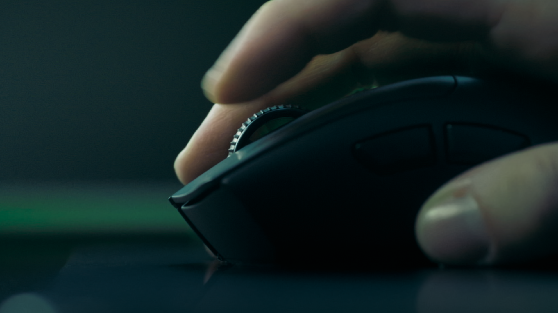 card04 https://staging.mkaugaming.com/the-legend-evolves-razer-unveils-the-ultra-lightweight-deathadder-v4-pro/