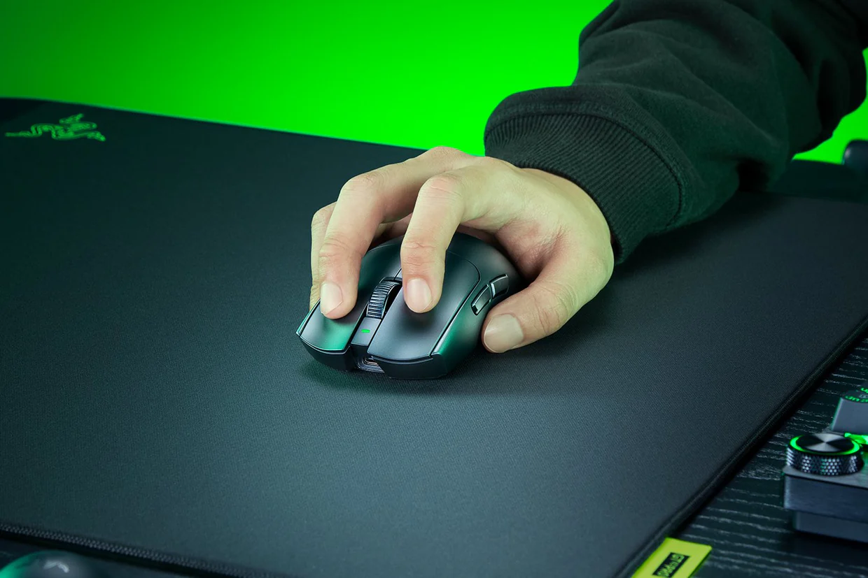 https medias p1.phoenix.razer .com sys master phoenix images container h5c h66 10038664658974 260324 viper v4 pro black 1500x1000 3 1 https://staging.mkaugaming.com/all-review-list/razer-viper-v4-pro-gaming-mouse-hardware-review/