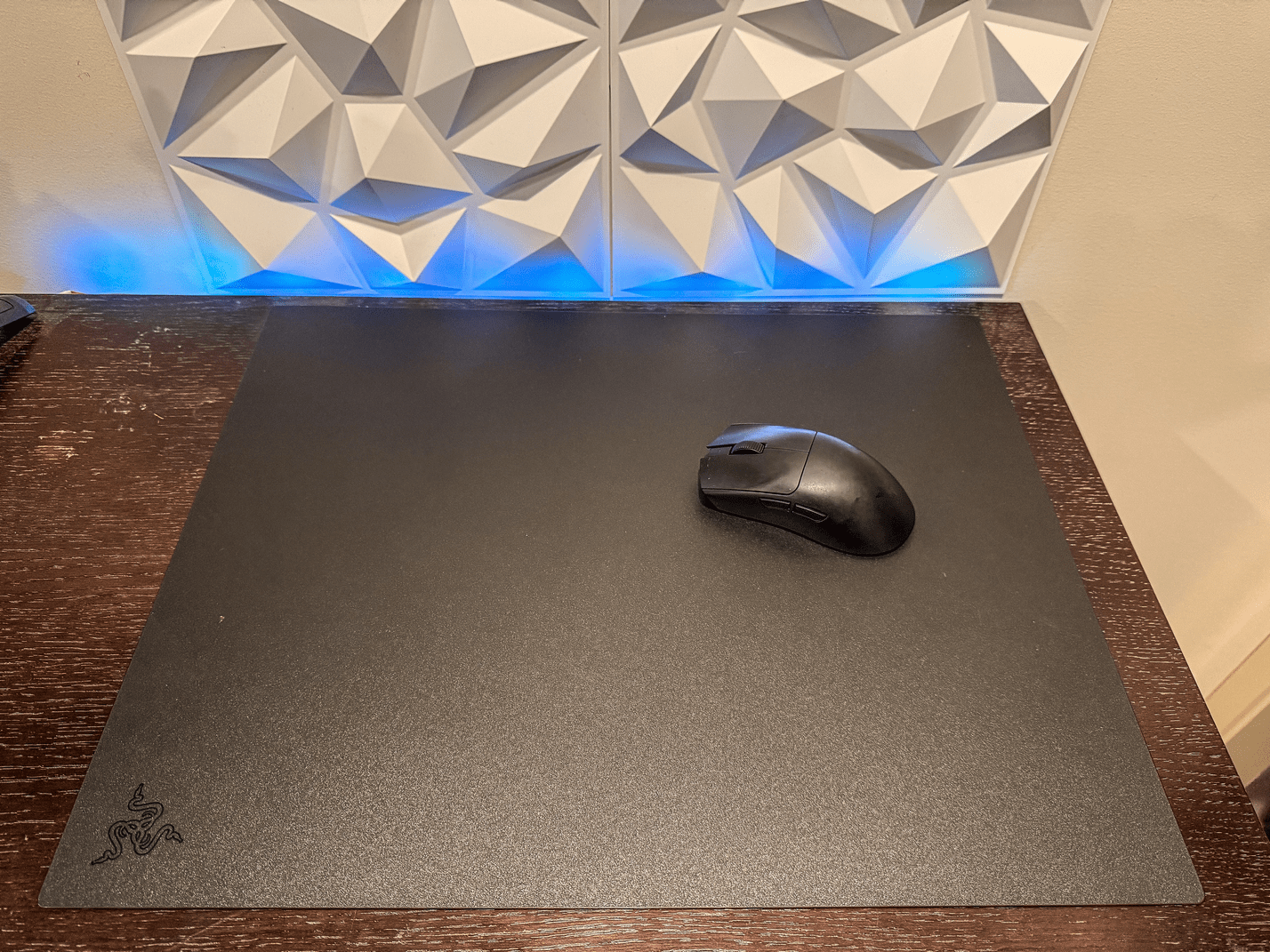 Razer Atlas Pro Ultra-Thin Glass Gaming Mouse Mat (Hardware) - Review 5 2026 05 24 00016 https://staging.mkaugaming.com/all-review-list/razer-atlas-pro-ultra-thin-glass-gaming-mouse-mat-hardware-review/